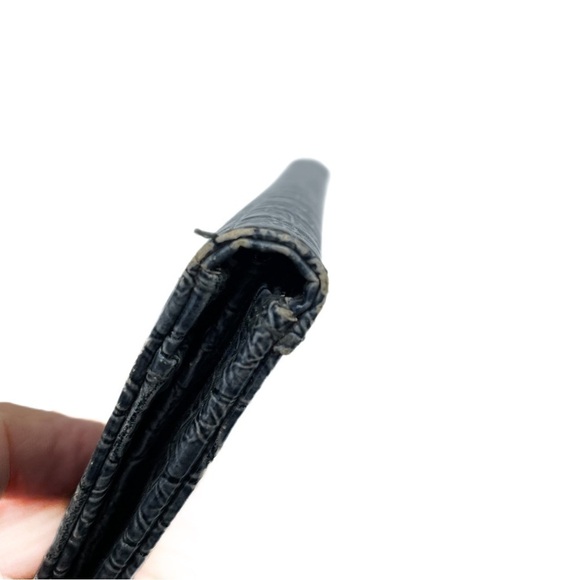 KENNETH COLE REACTION reptile look textured light blue wallet - Picture 13 of 16